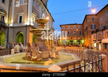 Piazza Vittorio Emanuele II. Rieti. Lazio. Italia Foto Stock