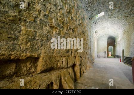 Sotterraneo del Palazzo Ducale, sede dell'Università. Spogliatoio. Marche. Italia Foto Stock