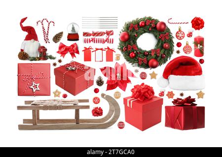 Materiale per festeggiare il Natale isolato su bianco, collezione Foto Stock