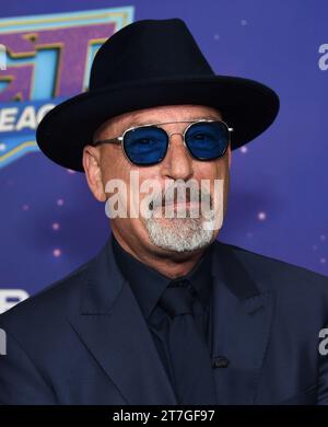 Los Angeles, USA. 15 novembre 2023. Howie Mandel dietro le quinte del taping «AGT: Fantasy League» ai RED Studios il 15 novembre 2023 a Los Angeles, CALIFORNIA. © OConnor/AFF-USA.com credito: AFF/Alamy Live News Foto Stock