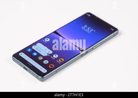 HCMC, VN - novembre 2023. Sony Xperia V per uso editoriale Foto Stock