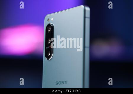 HCMC, VN - novembre 2023. Sony Xperia V per uso editoriale Foto Stock