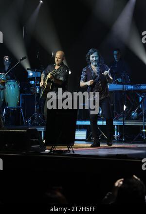 15 novembre 2023, NYC, NY: (Nuovo) Gian Marco e Diego Torres, Buena Vida Tour a New York. 15 novembre 2023, New York, USA: Gian Marco e Diego Torres si sono esibiti in un concerto al Palladium di Times Square. Gian Marco è senza dubbio una delle icone latinoamericane della musica contemporanea e la sua prolifica carriera si distingue per essere una mente brillante che compone, interpreta e produce ugualmente. Diego Torres è un cantautore, produttore e attore argentino. Come attore ha partecipato a nove film, tra i quali i più importanti sono stati i suoi ruoli principali in la furia, la vendetta, gli sconosciuti in la Foto Stock