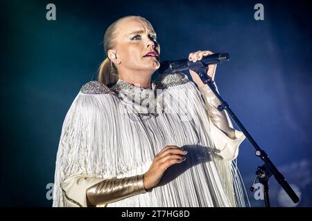 Oslo, Norvegia. 15 ottobre 2023. La cantante, cantautrice e musicista norvegese Ane Brun esegue un concerto dal vivo al Sentrum Scene di Oslo. (Foto: Gonzales Photo/Alamy Live News Foto Stock