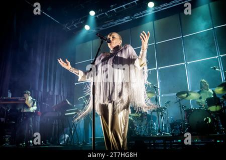 Oslo, Norvegia. 15 ottobre 2023. La cantante, cantautrice e musicista norvegese Ane Brun esegue un concerto dal vivo al Sentrum Scene di Oslo. (Foto: Gonzales Photo/Alamy Live News Foto Stock