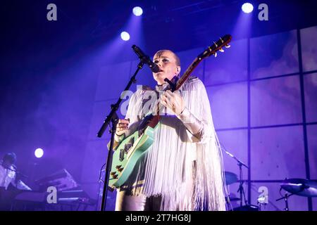 Oslo, Norvegia. 15 ottobre 2023. La cantante, cantautrice e musicista norvegese Ane Brun esegue un concerto dal vivo al Sentrum Scene di Oslo. (Foto: Gonzales Photo/Alamy Live News Foto Stock