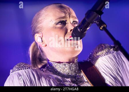 Oslo, Norvegia. 15 ottobre 2023. La cantante, cantautrice e musicista norvegese Ane Brun esegue un concerto dal vivo al Sentrum Scene di Oslo. (Foto: Gonzales Photo/Alamy Live News Foto Stock