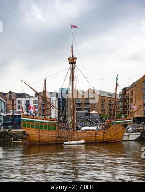 Una replica della Matthew, una caravella salpata da John Cabot da Bristol a Terranova nel 1497, ormeggiata al M Shed Museum, Prince's Wharf, Bristol, Regno Unito, Foto Stock