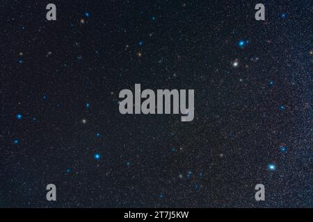 Una cornice della costellazione primaverile settentrionale del cancro il granchio, tra le costellazioni di Leone (a sinistra con la stella luminosa Regulus) e parte o Foto Stock