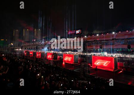 Las Vegas, Stati Uniti. 15 novembre 2023. I piloti vengono introdotti durante una cerimonia di apertura del Gran Premio di Formula uno di Las Vegas al Las Vegas Strip Circuit di Las Vegas mercoledì 15 novembre 2023. Foto di Greg Nash/UPI Credit: UPI/Alamy Live News Foto Stock