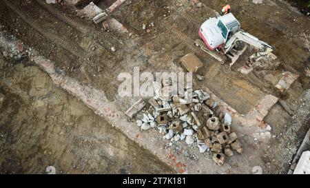 16.11.2023, Braunau am Inn, AUT, Unterwegs in Oberösterreich, Umbau, Hitler Haus, Geburtshaus, Bauvortschritt, Pressekonferenz, im Bild Baustelle, Luftaufnahme, **** 16 11 2023, Braunau am Inn, AUT, on the Road in Upper Austria, Reconstruction, Hitler House, Birthplace, Construction progress, conferenza stampa, nell'immagine del cantiere, vista aerea, Foto Stock