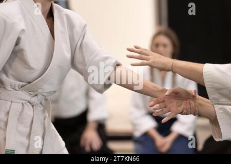 Donne che praticano l'Aikido Foto Stock