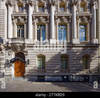 9 East 72nd Street, Henry T. e Jessie Sloane House, un punto di riferimento Beaux Arts eretto nel 1896, progettato da Carrère & Hastings. Foto Stock