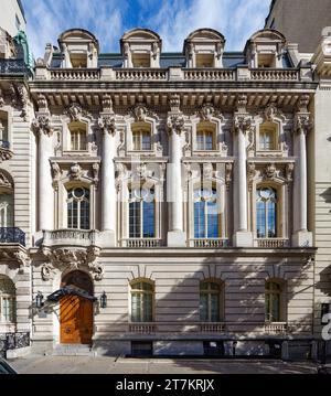 9 East 72nd Street, Henry T. e Jessie Sloane House, un punto di riferimento Beaux Arts eretto nel 1896, progettato da Carrère & Hastings. Foto Stock