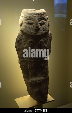 Splendida scultura antropomorfa in pietra presso il museo d'oro Foto Stock