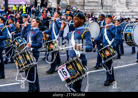 The Royal Air Force Air Cadets Marching al Lord Mayor's Show, Londra, Regno Unito Foto Stock