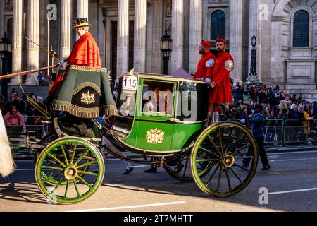 Lo sceriffo Aldermanico partecipa al Lord Mayor's Show, Londra, Regno Unito Foto Stock