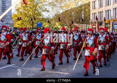 The Company of Pikemen & Musketeers, guardia personale del Lord Mayor di Londra partecipa al Lord Mayor's Show, Londra, Regno Unito Foto Stock