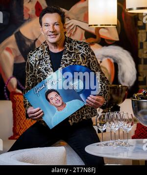 AMSTERDAM - Ritratto di Gerard Joling durante la presentazione del suo nuovo album dit Ben Ik. ANP REMKO DE WAAL netherlands Out - belgium Out Foto Stock