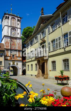 Il Frauentor del XIV secolo, noto anche come porta di Ravensburg, nella città vecchia di Wangen im Allgäu, alta Svevia, Germania. Foto Stock