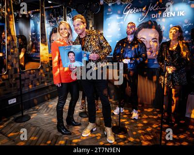 AMSTERDAM - Chantal Janzen e Gerard Joling durante la presentazione del suo nuovo album dit Ben Ik. ANP REMKO DE WAAL netherlands Out - belgium Out Foto Stock