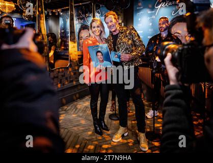 AMSTERDAM - Chantal Janzen e Gerard Joling durante la presentazione del suo nuovo album dit Ben Ik. ANP REMKO DE WAAL netherlands Out - belgium Out Foto Stock