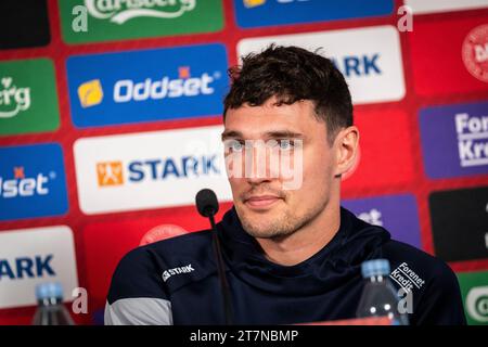 L'internazionale danese Andreas Christensen alla conferenza stampa della nazionale di calcio a Elsinore, Danimarca, giovedì 16 novembre 2023. La squadra incontra la Slovenia in casa il 17 novembre e l'Irlanda del Nord il 20 novembre. (Foto: Ida Marie Odgaard/Ritzau Scanpix) Foto Stock