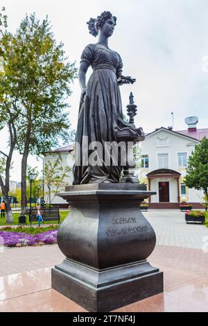 Irkutsk, Russia - 12 settembre 2017 - Monumento alle mogli dei Decembristi, inaugurato nel settembre 2011 Foto Stock