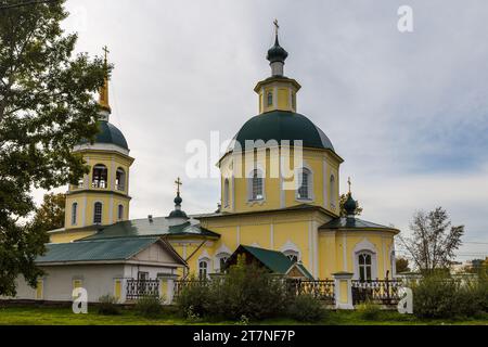 Irkutsk, Russia - 12 settembre 2017 - la Chiesa della Trasfigurazione, costruita alla fine del XVIII secolo. La costruzione è stata effettuata all'Expen Foto Stock