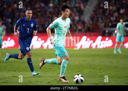 Bangkok, Thailandia. 16 novembre 2023. Wu lei #7 della Cina visto in azione durante la partita del gruppo C delle qualificazioni della Coppa del mondo FIFA 2026 tra Thailandia e Cina allo stadio nazionale Rajamangala. Punteggi finali; Thailandia 1 : 2 Cina. (Foto di Peerapon Boonyakiat/SOPA Image/Sipa USA) credito: SIPA USA/Alamy Live News Foto Stock