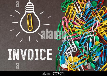 FATTURA parola scritta su blocco di legno. TESTO FATTURE su tavola di legno per la vostra progettazione, concetto Foto Stock