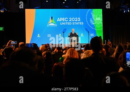 San Francisco, California, USA. 15 novembre 2023. Il Presidente degli Stati Uniti JOE BIDEN durante l'APEC Leaders Welcome Reception alla Asia-Pacific Economic Cooperation Economic Leaders Week (AELW) presso l'Exploratorium di San Francisco, California, mercoledì 15 novembre 2023. (Immagine di credito: © Ben Solomon/ZUMA Press Wire) SOLO USO EDITORIALE! Non per USO commerciale! Foto Stock