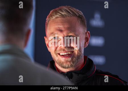 Las Vegas Street Circuit, Las Vegas, Stati Uniti. 15 novembre 2023; Kevin Magnussen della Danimarca e MoneyGram Haas F1 Team durante il Gran Premio di Formula uno di Las Vegas, Formula 1 - F1 Motorsport, immagine a pagamento, foto e copyright © Jay HIRANO/ ATP Images (HIRANO Jay/ATP/SPP) credito: SPP Sport Press Photo. /Alamy Live News Foto Stock