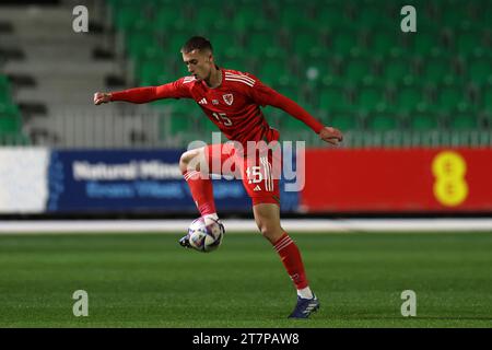 Newport, Regno Unito. 16 novembre 2023. Owen Bevan del Galles in azione. Galles U21 contro Islanda U21, qualificazione al campionato UEFA Euro U21, gruppo i partita al Rodney Parade di Newport, Galles del Sud giovedì 16 novembre 2023. Solo per uso editoriale. foto di Andrew Orchard/Andrew Orchard fotografia sportiva/Alamy Live News Credit: Andrew Orchard fotografia sportiva/Alamy Live News Foto Stock