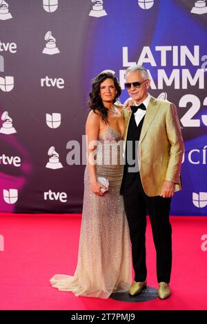 16 novembre 2023, Siviglia, Andalusia, Spagna: Andrea Bocelli, Veronica Berti partecipa al Red carpet durante il 24° Annual Latin GRAMMY Awards al FIBES il 16 novembre 2023 a Siviglia, Spagna (Credit Image: © Jack Abuin/ZUMA Press Wire) SOLO PER USO EDITORIALE! Non per USO commerciale! Foto Stock