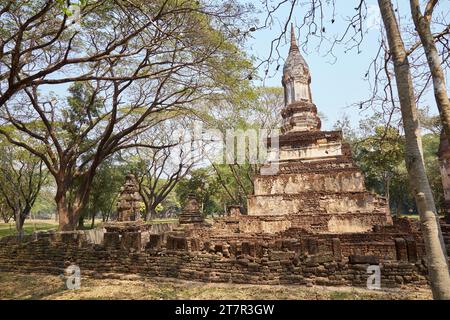 Wat Suan Kaeo Utthayan Yai a si Satchanalai, un'antica città satellite di Sukothai, Thailandia Foto Stock