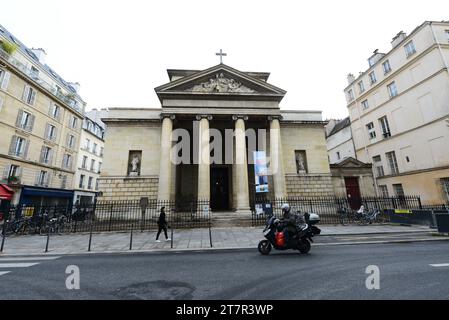 La chiesa di Saint-Denys-du-Saint-Sacrement in Rue de Turenne a Parigi, Francia. Foto Stock