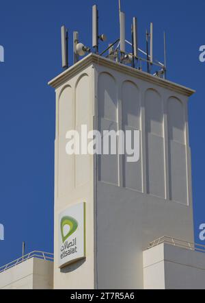 Etisalat Business lungo il Dubai Creek, Deira Emirati Arabi Uniti Foto Stock