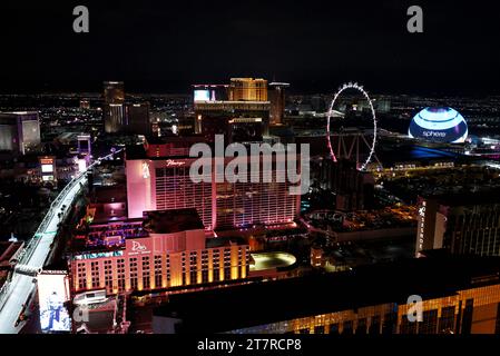 Las Vegas, Stati Uniti. 16 novembre 2023. Atmosfera del circuito. Formula 1 World Championship, Rd 22, Gran Premio di Las Vegas, giovedì 16 novembre 2023. Las Vegas Strip Circuit, Las Vegas, Nevada, Stati Uniti. Crediti: James Moy/Alamy Live News Foto Stock