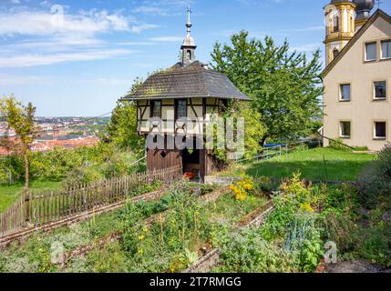 Impressioni con una piccola capanna e un giardino intorno a Wuerzburg, una città nella regione della Franconia, in Baviera, in Germania Foto Stock