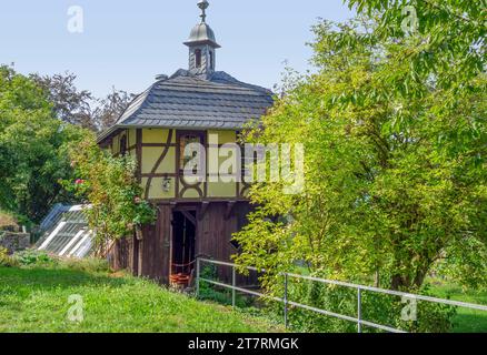 Impressioni con una piccola capanna intorno a Wuerzburg, una città nella regione della Franconia in Baviera, in Germania Foto Stock