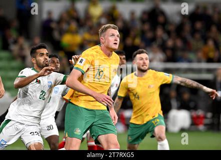 MELBOURNE, AUSTRALIA 16 novembre 2023. Nella foto: Il difensore australiano Harry Souttar (19) alle qualificazioni asiatiche della Coppa del mondo FIFA 2026 AFC R1 Australia Foto Stock