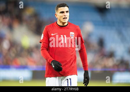 Oslo, Norvegia. 16 novembre 2023. Mohamed Elyounoussi (11) della Norvegia visto durante l'amichevole di calcio tra Norvegia e Isole Faroe all'Ullevaal Stadion di Oslo. (Foto: Gonzales Photo/Alamy Live News Foto Stock