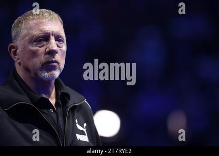 Torino, Italia. 16 novembre 2023. Boris Becker, ex tennista tedesco e allenatore della Danimarca Holger Rune, guarda durante il round Robin della partita di singolare tra Jannik Sinner e Holger Rune della Danimarca nel quinto giorno delle finali del Nitto ATP World Tour. Crediti: Marco Canoniero/Alamy Live News Foto Stock