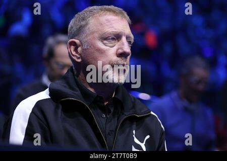 Torino, Italia. 16 novembre 2023. Boris Becker, ex tennista tedesco e allenatore della Danimarca Holger Rune, guarda durante il round Robin della partita di singolare tra Jannik Sinner e Holger Rune della Danimarca nel quinto giorno delle finali del Nitto ATP World Tour. Crediti: Marco Canoniero/Alamy Live News Foto Stock