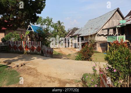 Vecchio villaggio di Rantau Panjang, jambi, molte vecchie case in legno antico e per essere una delle mete turistiche della provincia di jambi Foto Stock