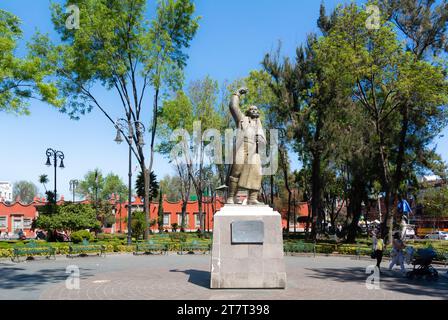 Città del Messico, CDMX, Messico, Una statua di Miguel Hidalgo y Costilla a plaza jardin Hidalgo. Solo editoriale. Foto Stock