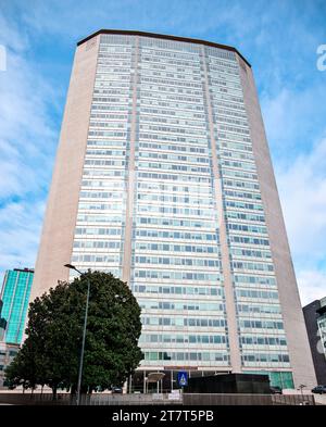 Grattacielo Pirelli, vista dell'edificio della regione Lombardia vista dalla piazza della stazione centrale di Milano. Italia Foto Stock