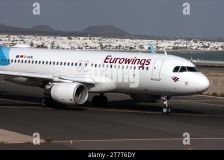 Un Airbus A320 di Eurowings in attesa di partire dall'Aeroporto Arrecife di Lanzarote Foto Stock