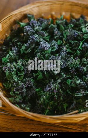 Dead Purple Nettle Herb in un cesto Foto Stock